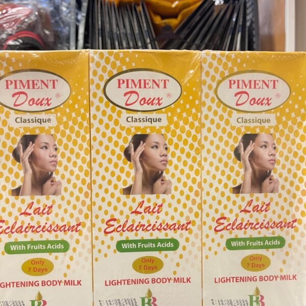 PIMENT DOUX LIGHTING BODY MILK (LAIT ECLAIRCISSANT)